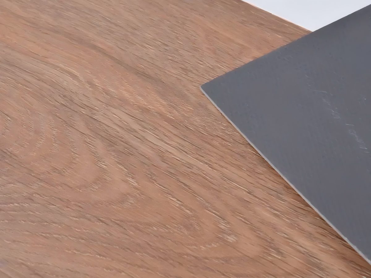 Высокоскоростная экструзионная линия для производства напольных покрытий LVT