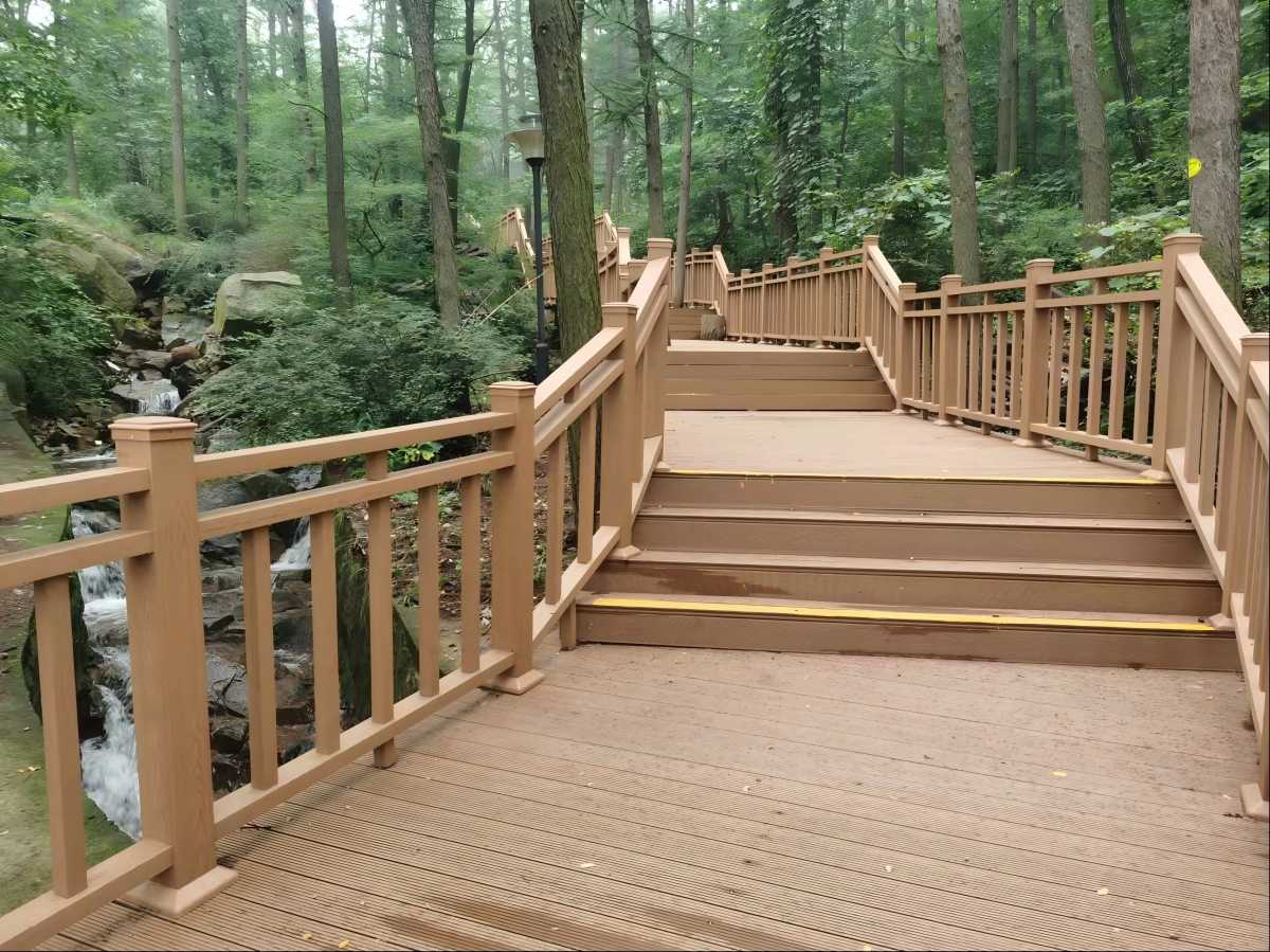 Линия одноэтапной экструзии профилей из ДПК