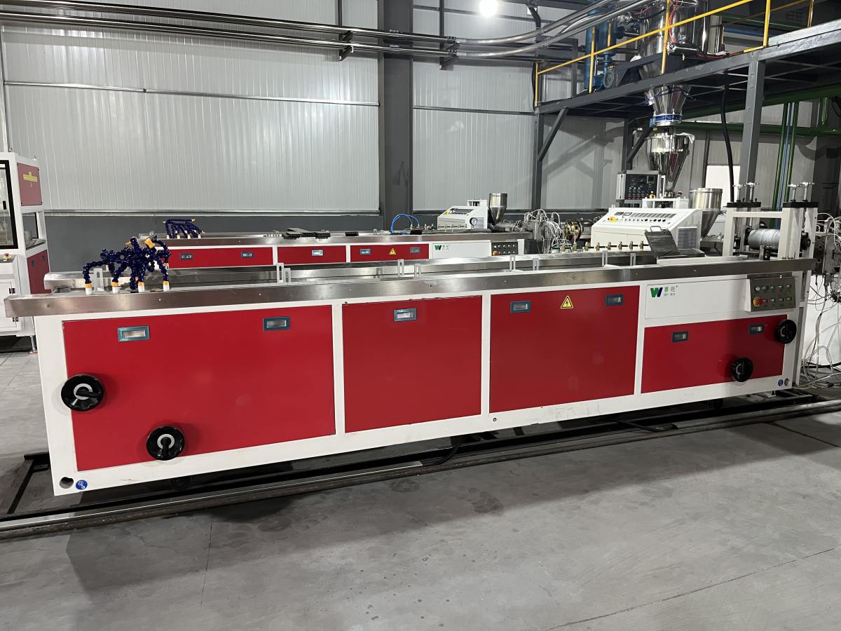 Линия по производству оконных и дверных рам из ПВХ