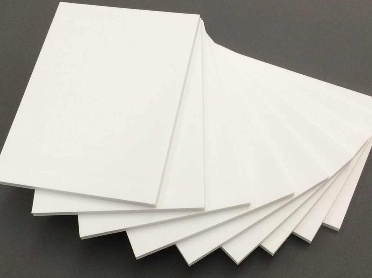 Линия экструзии мебельных щитов из ДПК (ПВХ+дерево)